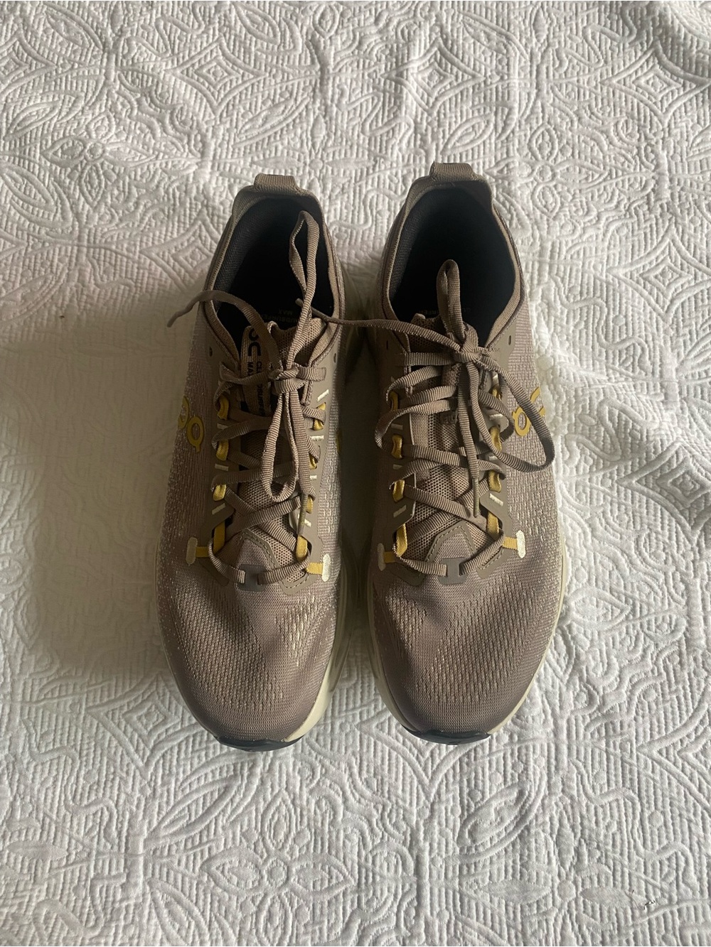 Men's Uniqlo Cloud Surfer Max Running M11 Performance Sneakers